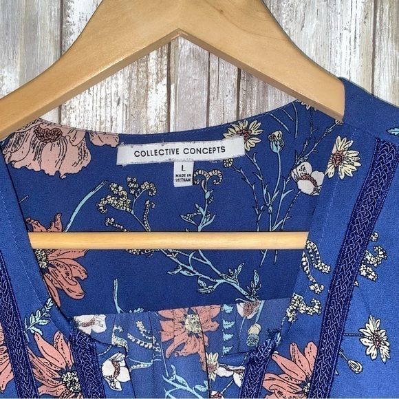 Collective Concepts Blue Floral Sleeveless Blouse - Picture 4 of 4